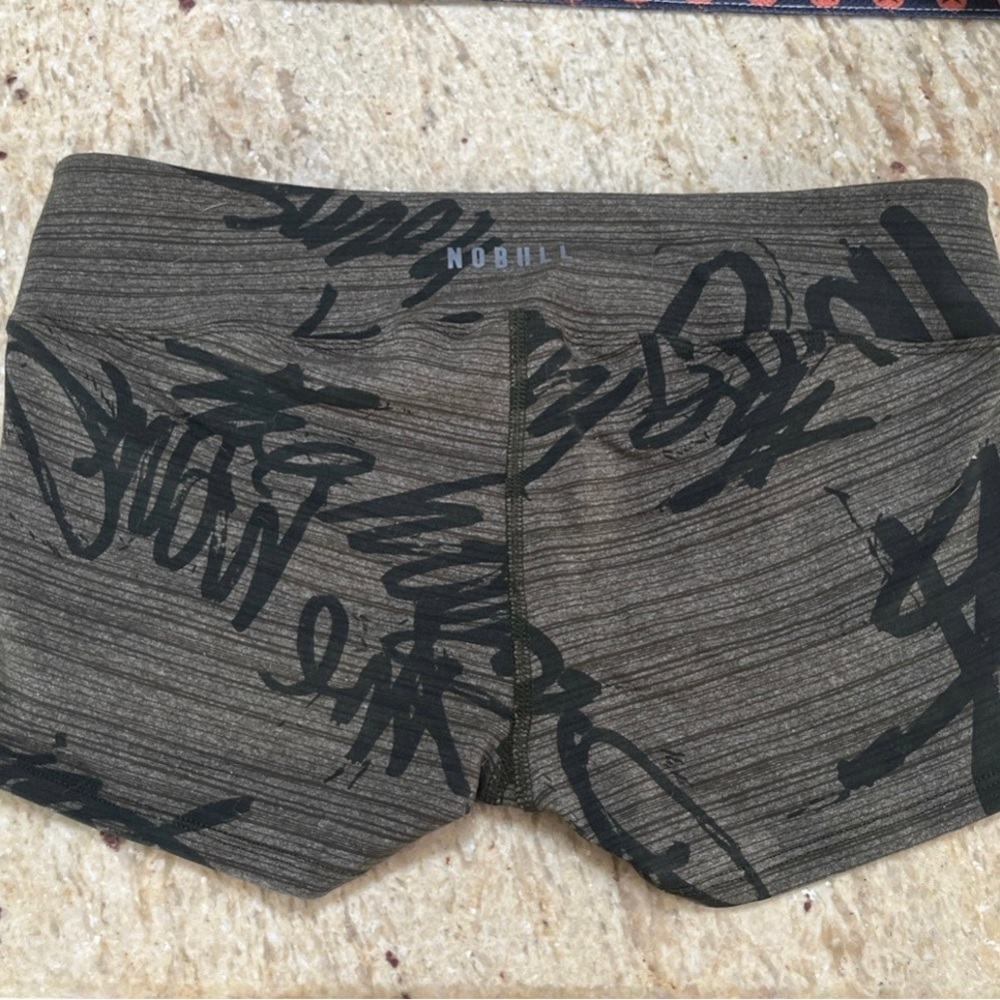 Nobull size medium vintage shorts